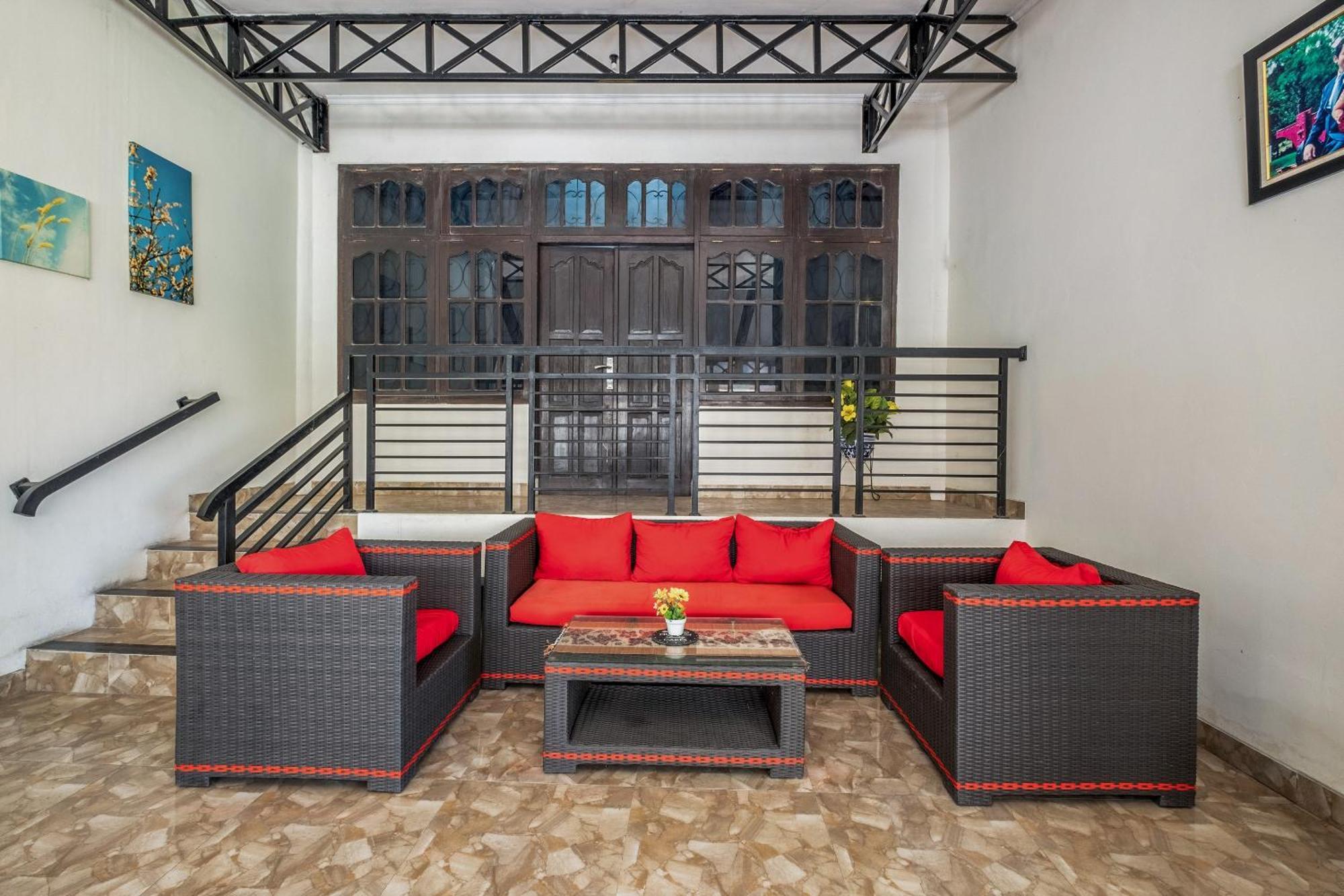 Oyo Collection O 1032 Rahayu Residence Syariah Cirebon Kültér fotó