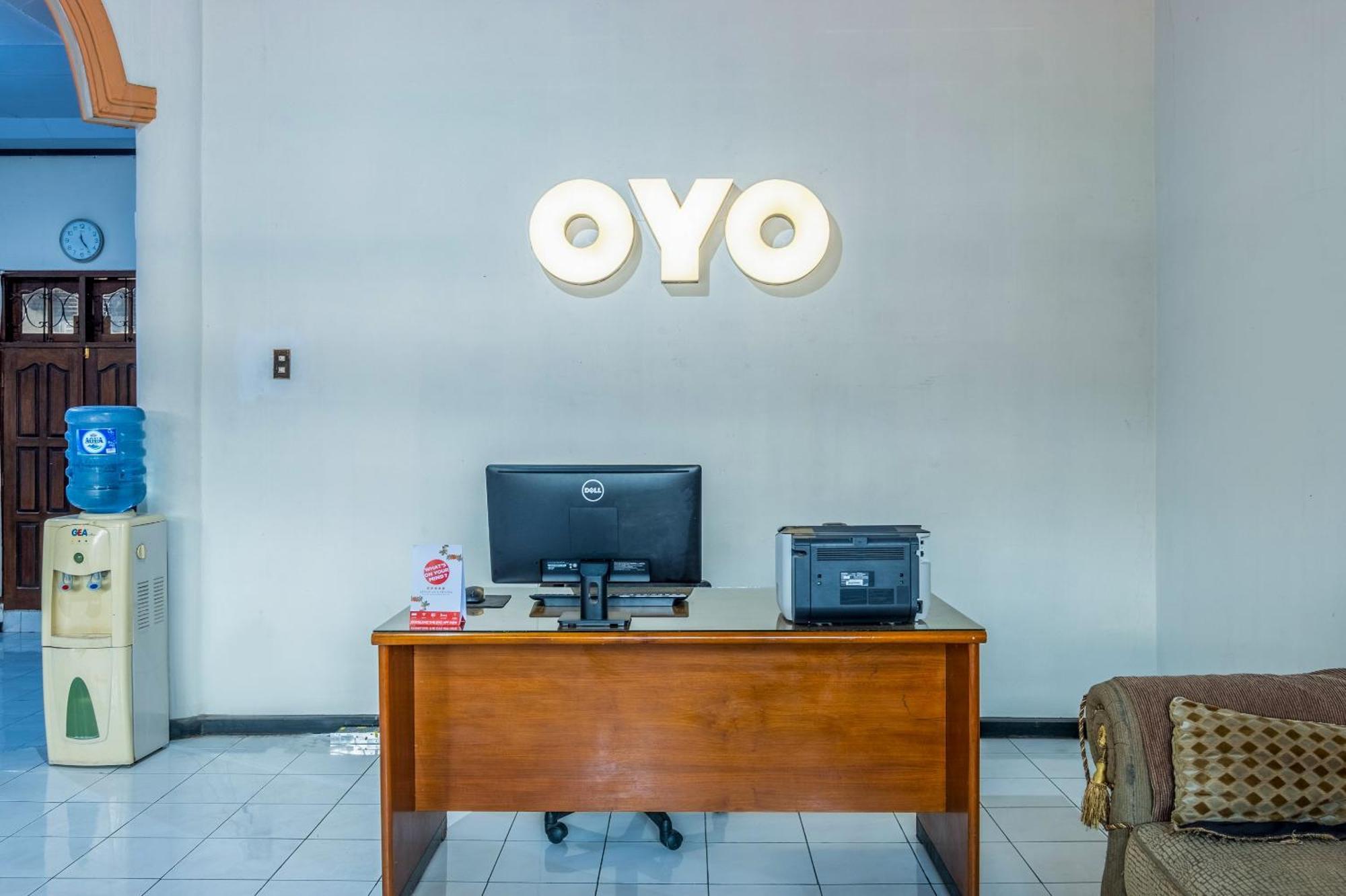 Oyo Collection O 1032 Rahayu Residence Syariah Cirebon Kültér fotó