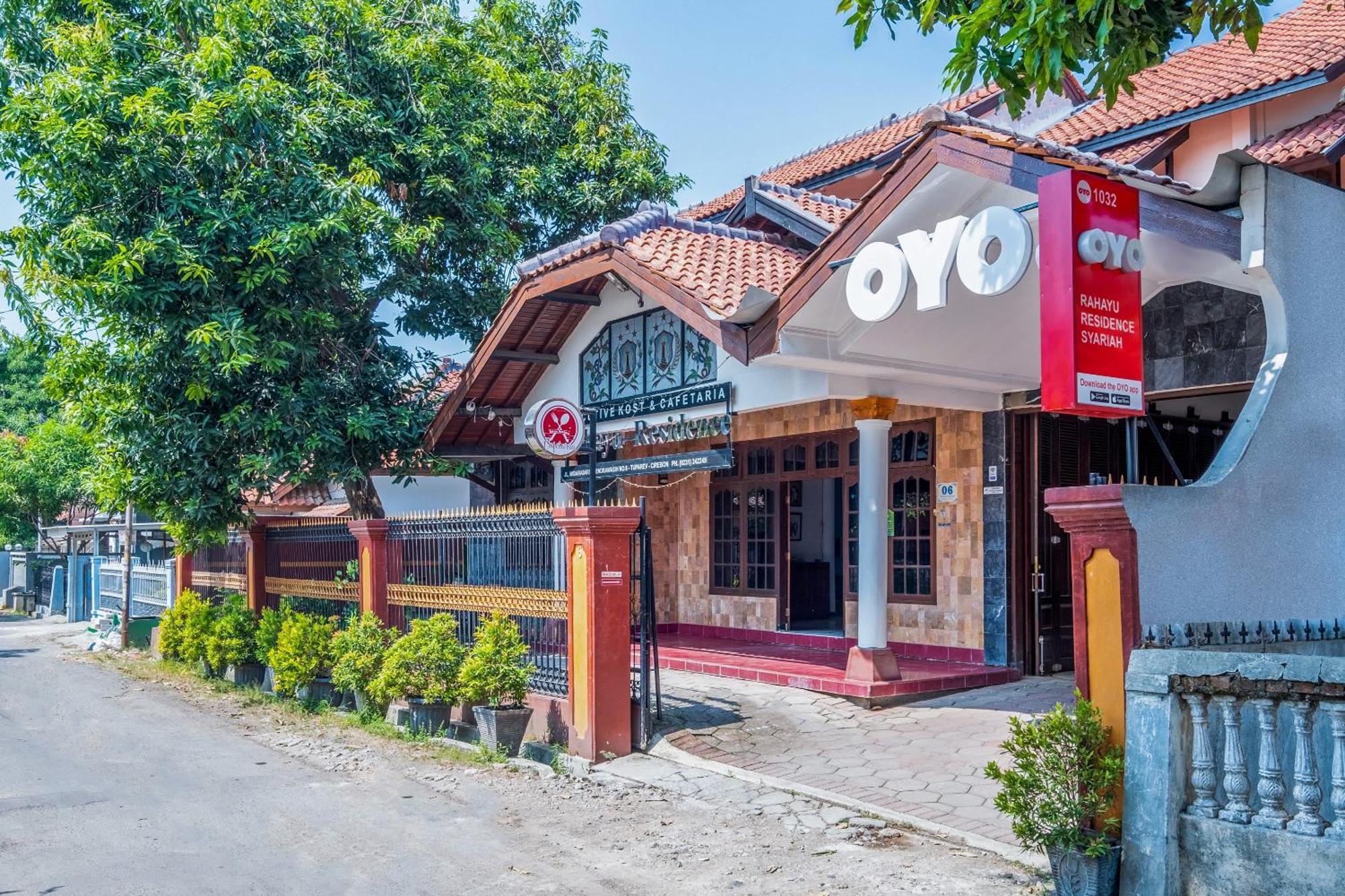 Oyo Collection O 1032 Rahayu Residence Syariah Cirebon Kültér fotó