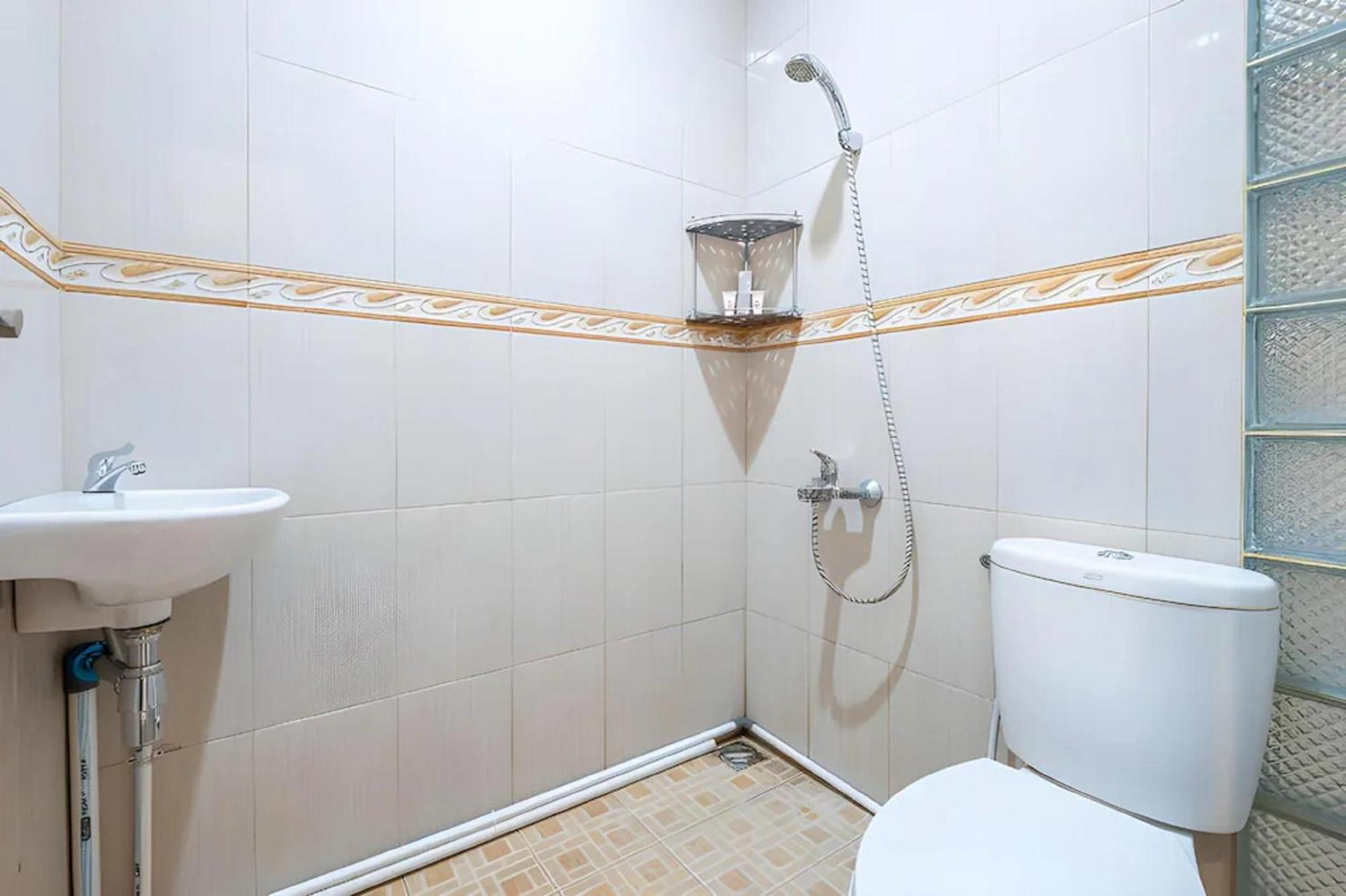 Oyo Collection O 1032 Rahayu Residence Syariah Cirebon Kültér fotó